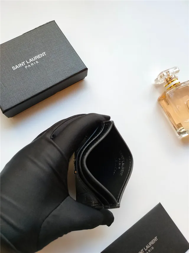Saint Laurent काला स्वर्ण क्रोकोडाइल एमबॉस्ड चमड़ा YSL Monogram कार्ड होल्डर 3