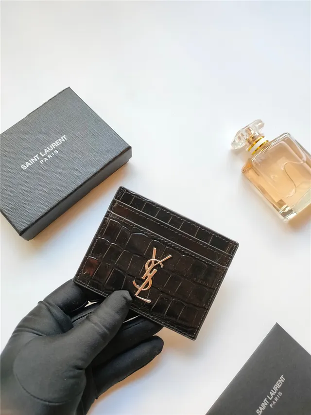 Saint Laurent काला स्वर्ण क्रोकोडाइल एमबॉस्ड चमड़ा YSL Monogram कार्ड होल्डर 4