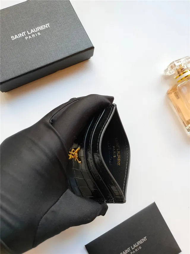 Saint Laurent काला स्वर्ण क्रोकोडाइल एमबॉस्ड चमड़ा YSL Monogram कार्ड होल्डर 15