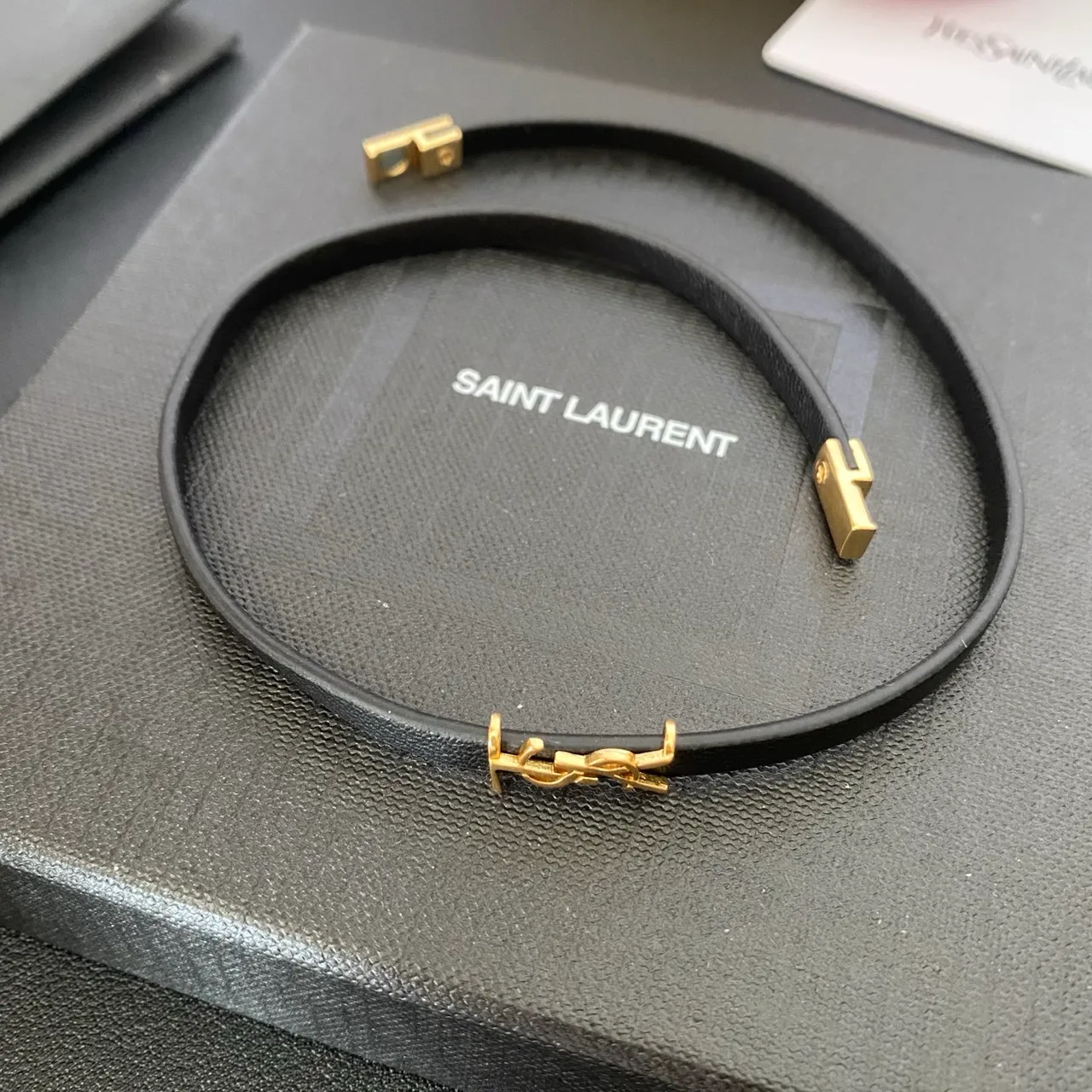 Saint Laurent Black Gold डबल-रैप पतली चमड़ा ब्रेसलेट 6