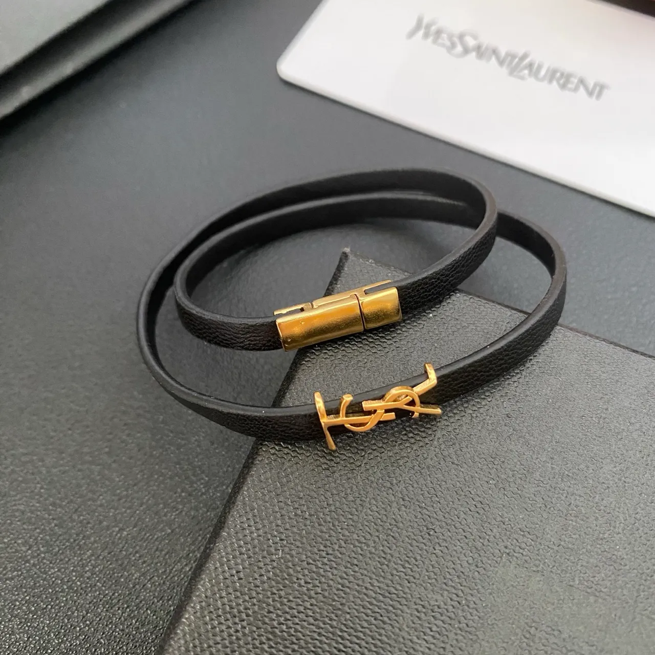 Saint Laurent Black Gold डबल-रैप पतली चमड़ा ब्रेसलेट 7