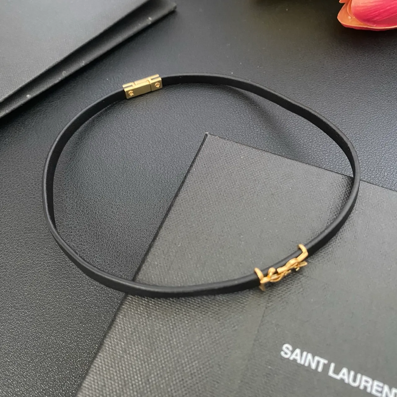 Saint Laurent Black Gold डबल-रैप पतली चमड़ा ब्रेसलेट 8