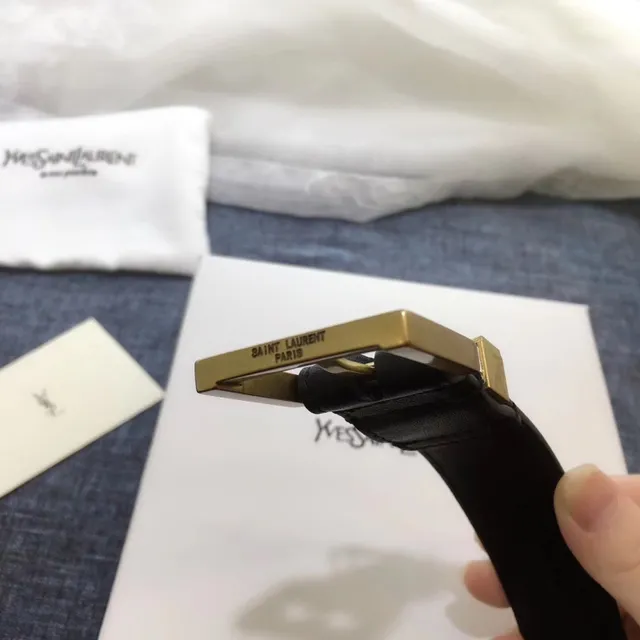 Saint Laurent Cinturón Clásico con Monograma Negro Oro Hebilla Granulada Cuero 6