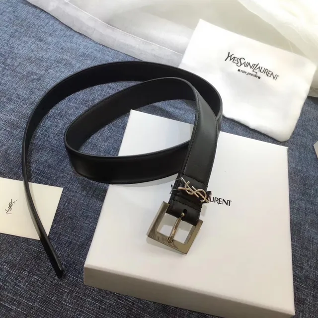Saint Laurent Cinturón Clásico con Monograma Negro Oro Hebilla Granulada Cuero 11