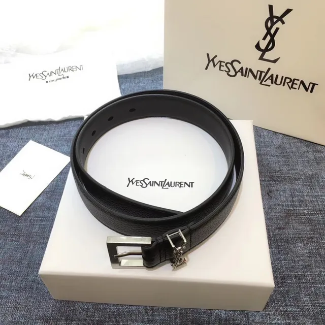 Saint Laurent Cinturón Clásico con Monograma Negro Oro Hebilla Granulada Cuero 18