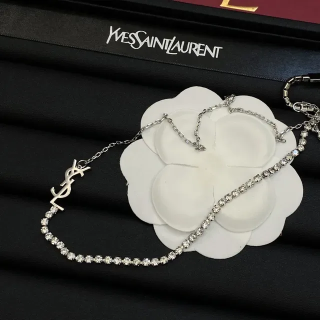 Saint Laurent Monogram नेकलेस क्रिस्टल-पव्हे चेन सोना और चांदी नेकलेस 2