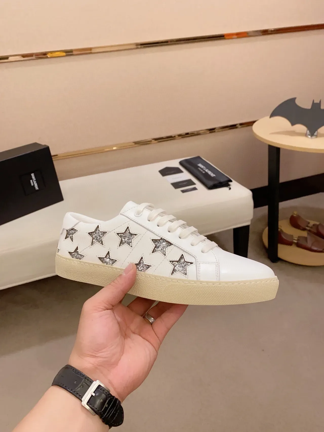 Saint Laurent সাদা রূপালি চামড়ার ঝিলমিল তারকা সজ্জা জীবনশৈলী স্নিকার 8
