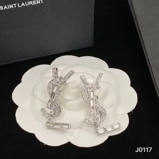 Saint Laurent YSL मोनोग्राम क्रिस्टल पावे ईयरिंग्स