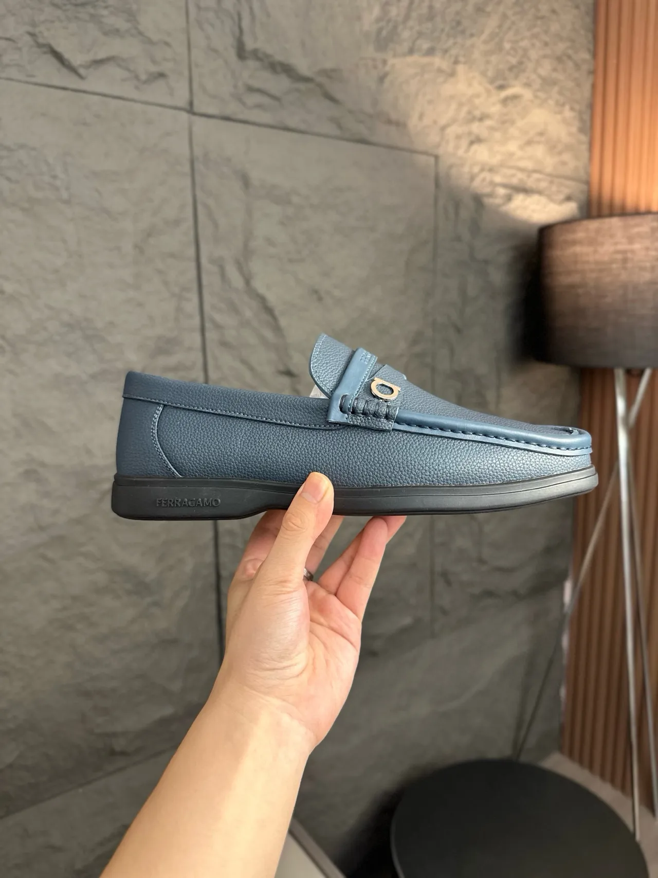 Salvatore Ferragamo Gancini Loafer Mocassim Couro Granulado Azul 4
