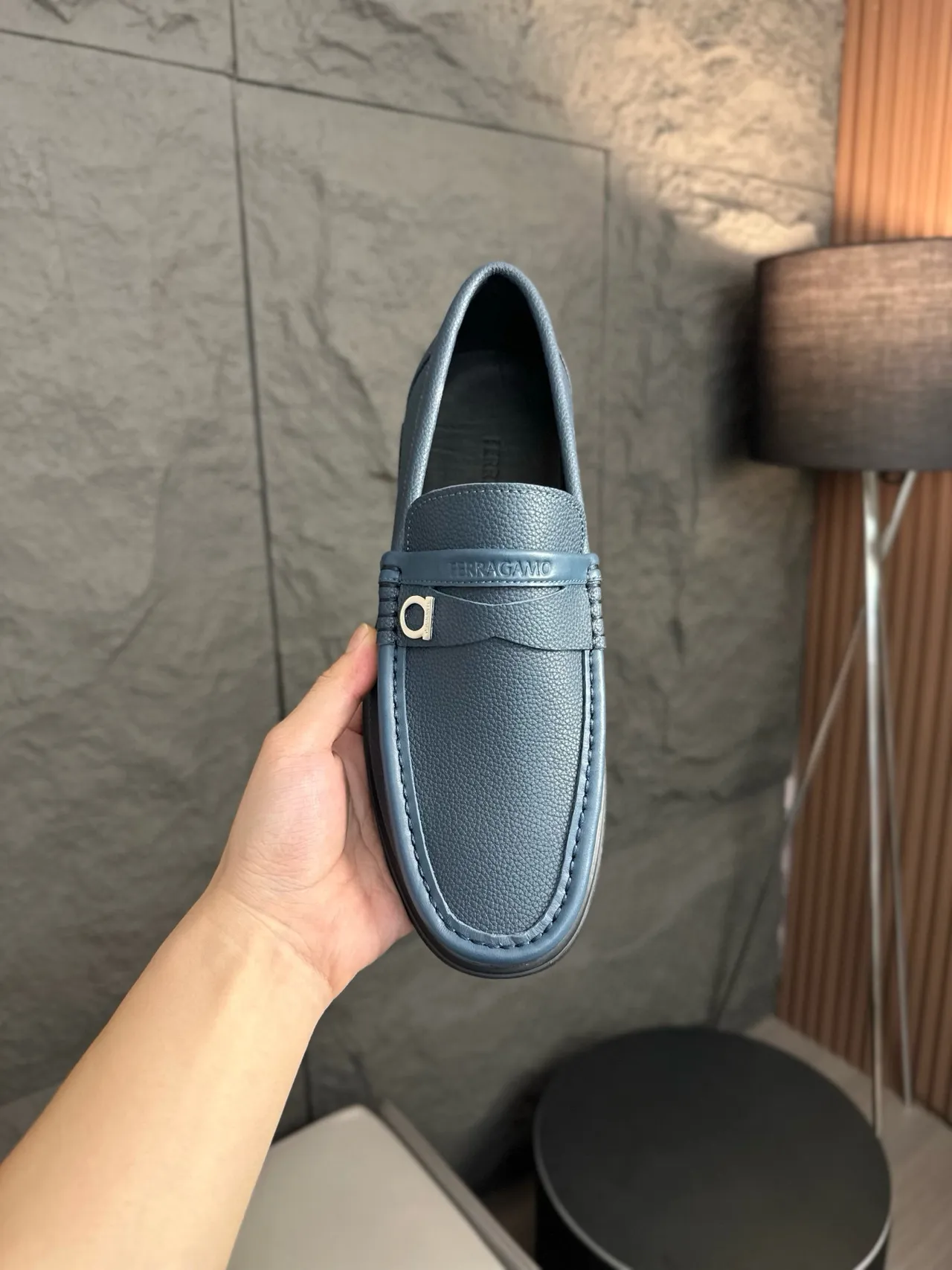 Salvatore Ferragamo Gancini Loafer Mocassim Couro Granulado Azul 6