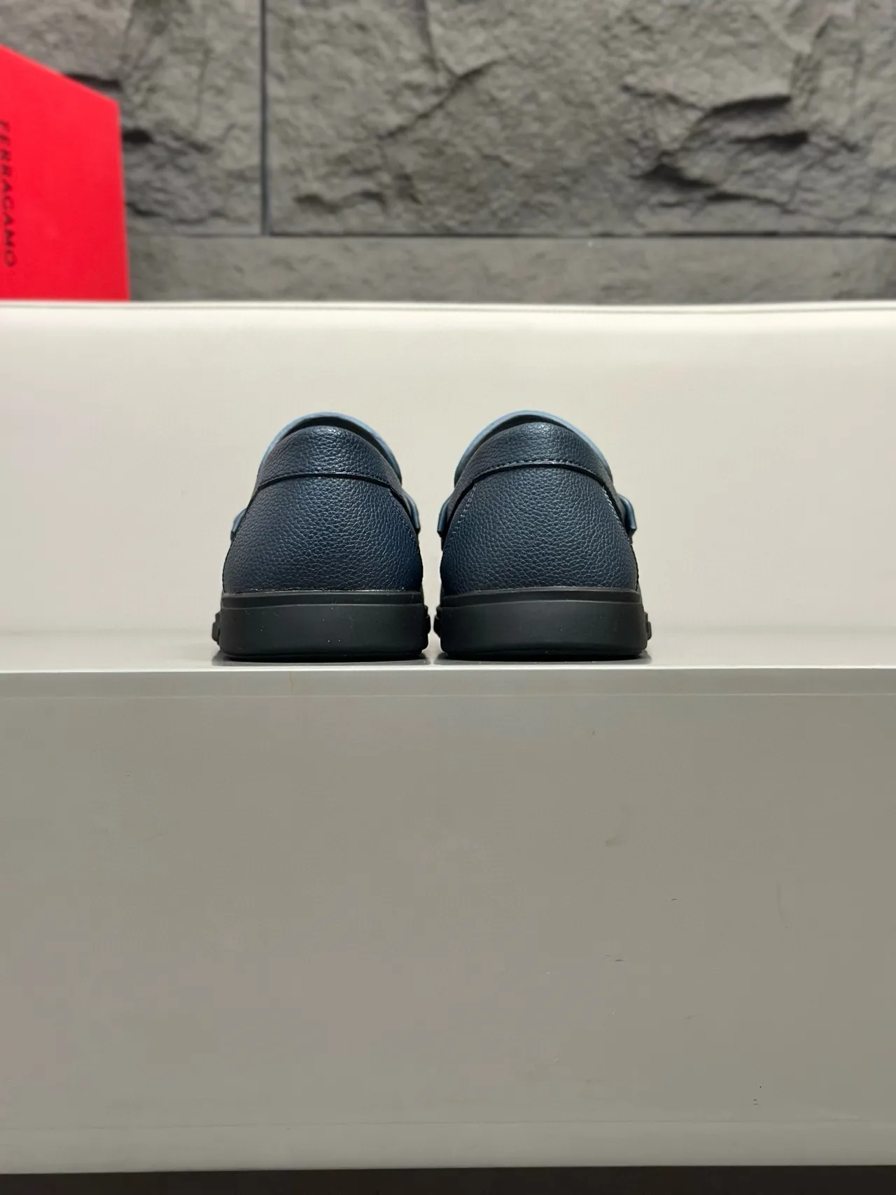 Salvatore Ferragamo Gancini Loafer Mocassim Couro Granulado Azul 7