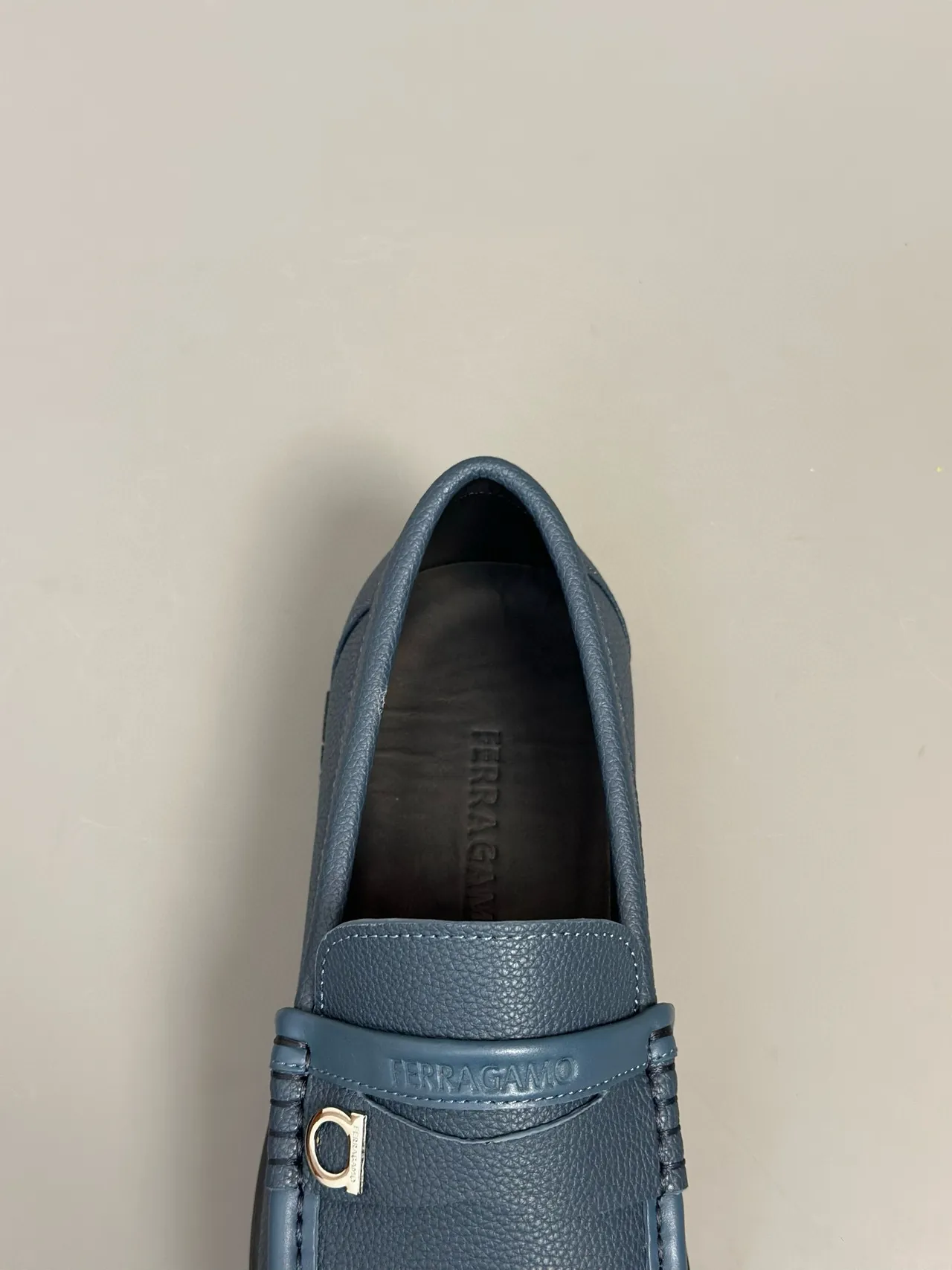 Salvatore Ferragamo Gancini Loafer Mocassim Couro Granulado Azul 8