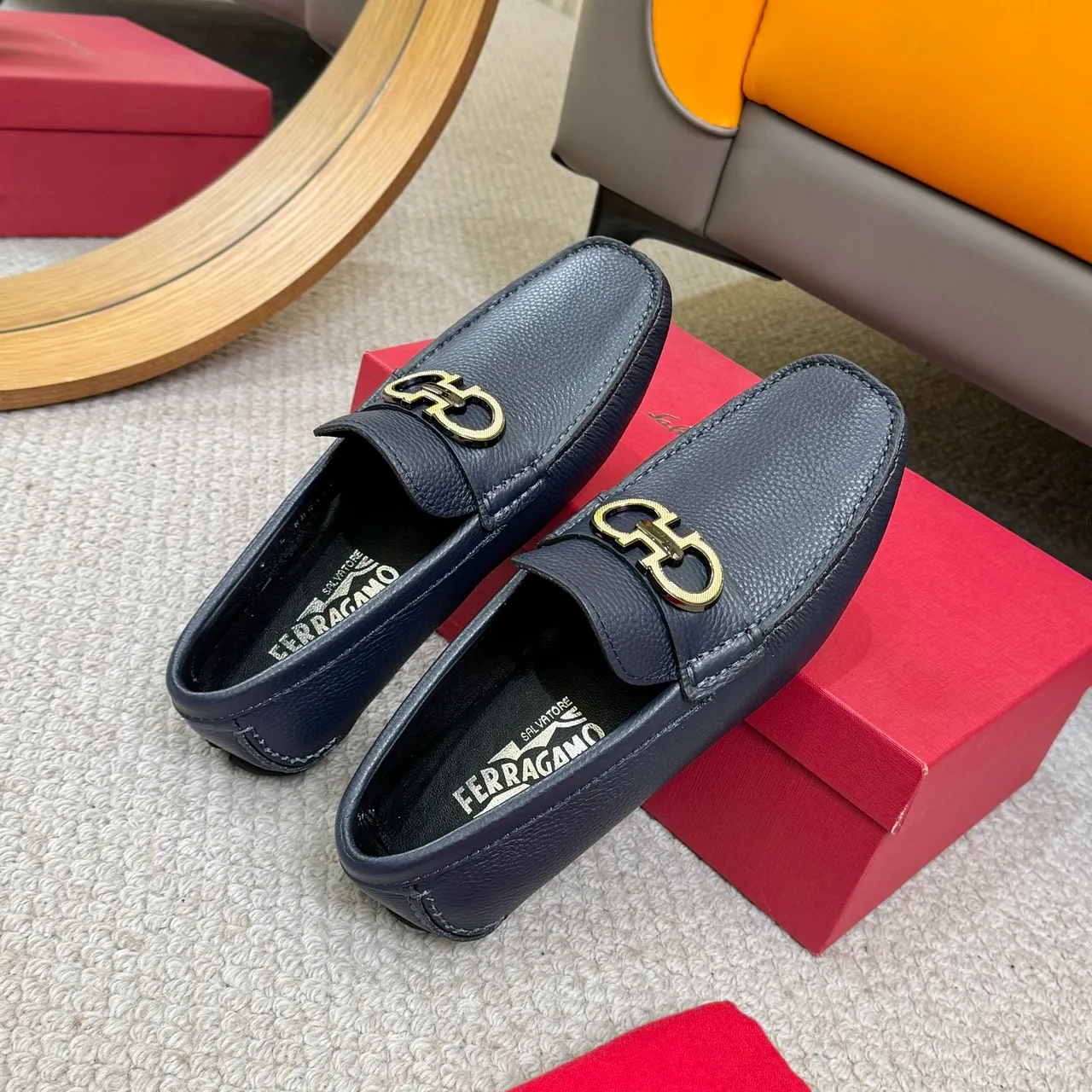 Salvatore Ferragamo Gancini أحذية لوفر جلد أزرق بحري مع حبيبات 8