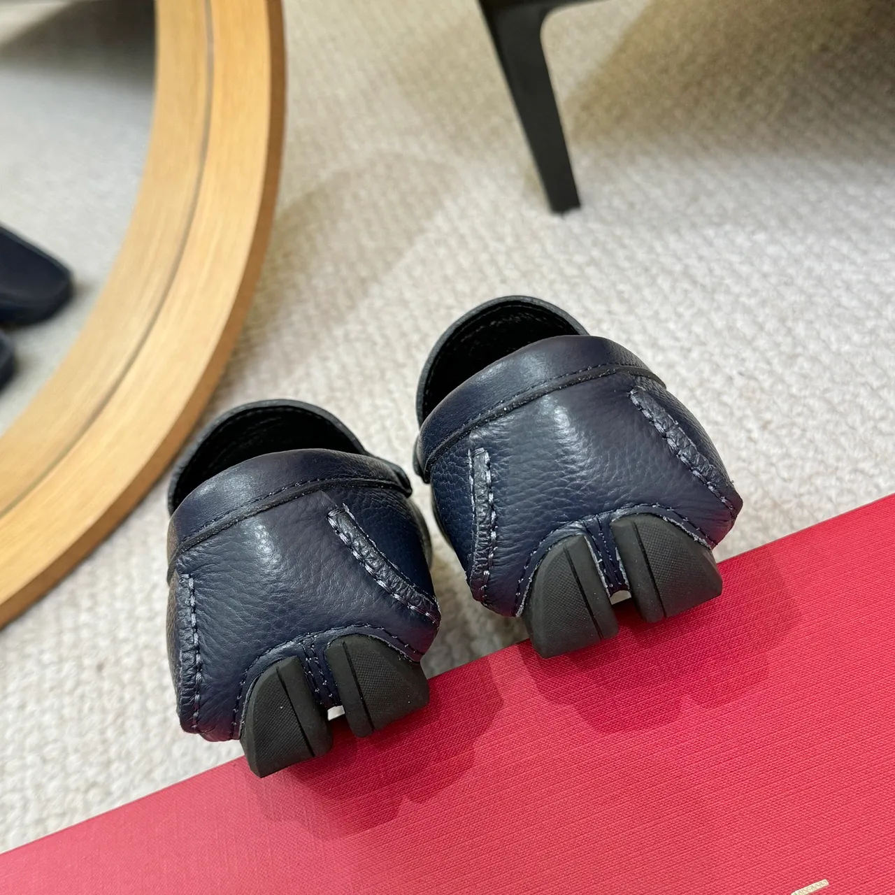 Salvatore Ferragamo Gancini أحذية لوفر جلد أزرق بحري مع حبيبات 9