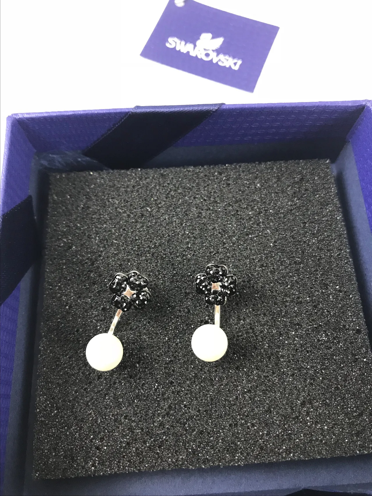 Swarovski Perlas y Cristales Negros Pendientes Stud Cluster 3