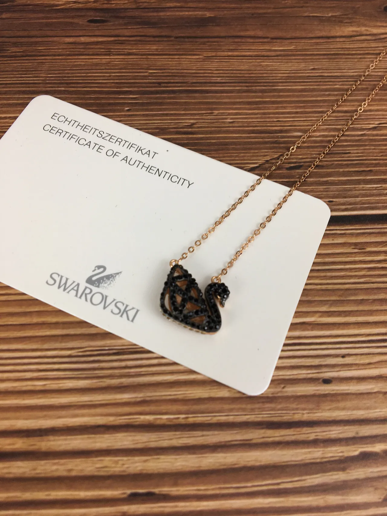 Swarovski Swan Pavé Crystal Rose-Gold Tone 项链 5