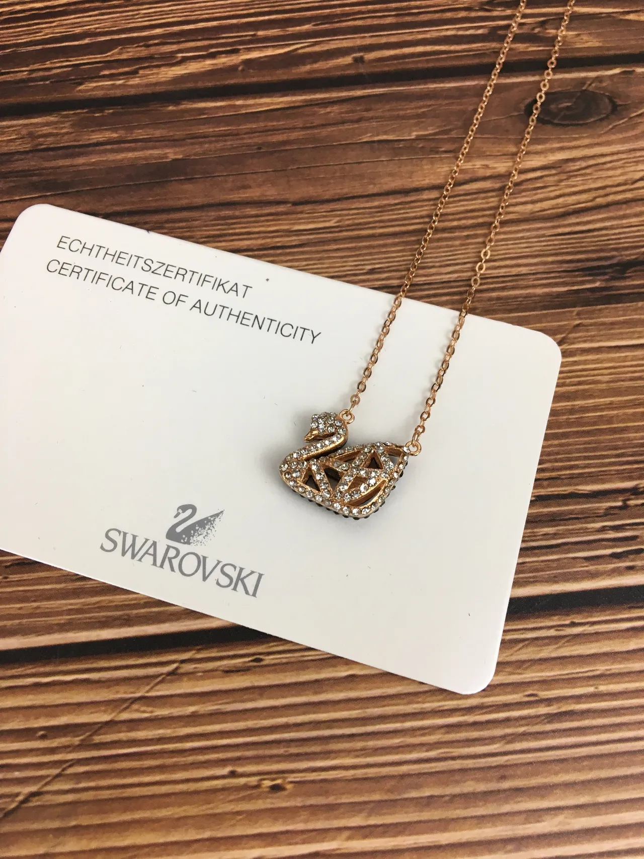 Swarovski Swan Pavé Crystal Rose-Gold Tone 项链 7