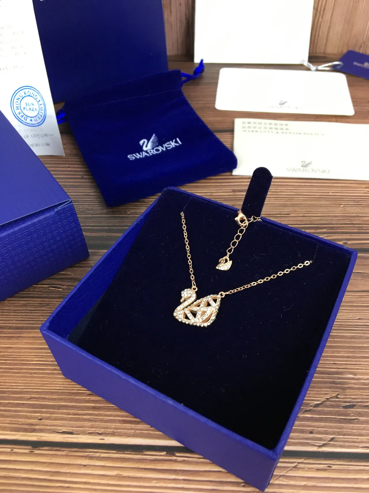 Swarovski Swan Pavé Crystal Rose-Gold Tone 项链 8