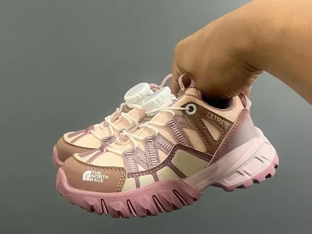 The North Face Sneakers Lifestyle Rose Beige à Semelle Chunky, Tige en Mesh-Synthétique à Couches 10