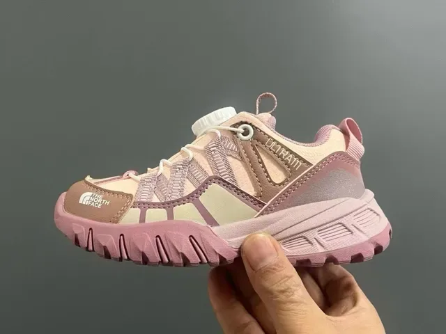 The North Face Sneakers Lifestyle Rose Beige à Semelle Chunky, Tige en Mesh-Synthétique à Couches 14