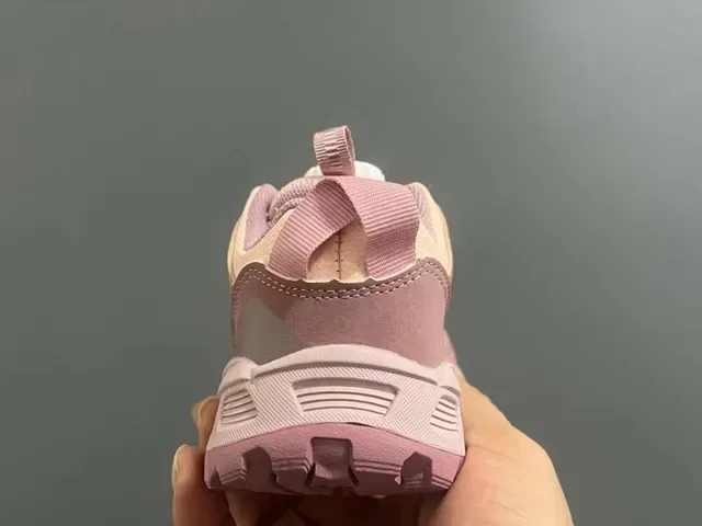 The North Face Sneakers Lifestyle Rose Beige à Semelle Chunky, Tige en Mesh-Synthétique à Couches 17