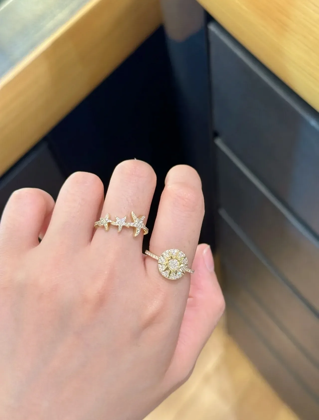 Tiffany & Co. फ्लोरल पावे डायमंड गोल्ड-टोन रिंग 2