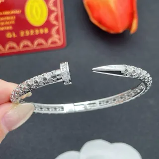 Tiffany & Co. Juste un Clou हेक्सागोनल पेव चांदी खुला बैंगल ब्रेसलेट