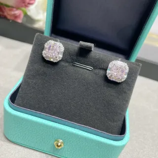 Tiffany & Co. स्क्वेयर कट हेलो स्टड ईयररिंग्स