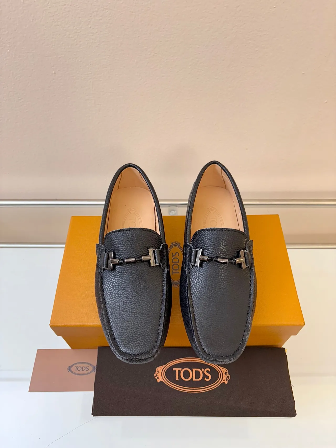 Tod's Horsebit Loafer काली पेबल्ड चमड़ी का स्लिप-ऑन लोअफर 6