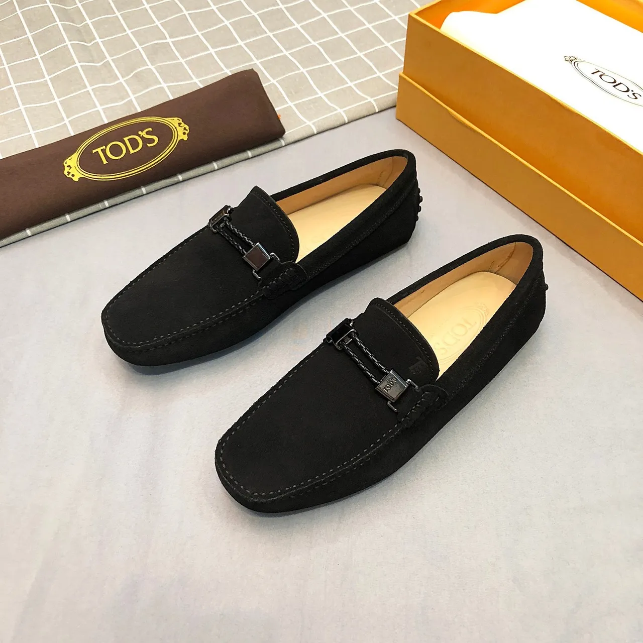 Tod's Horsebit Loafer काला स्यूड लोअफर 3