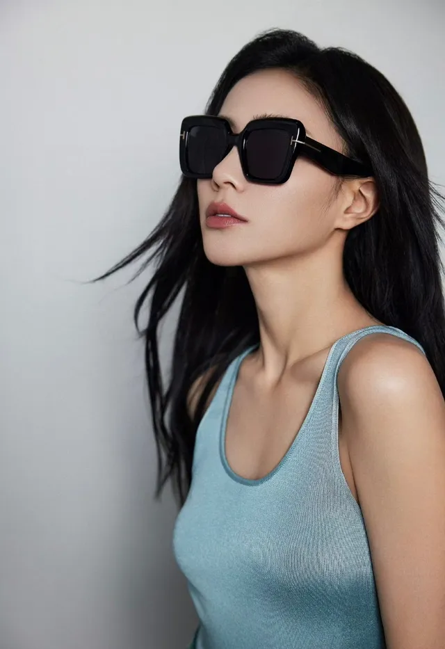 نظارات شمسية Tom Ford كبيرة مربعة أسيتات سوداء عدسة صفراء 2