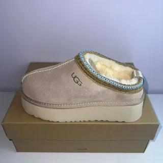 UGG Beige Blue Platform Sole Shearling-Lined Casual Shoes
