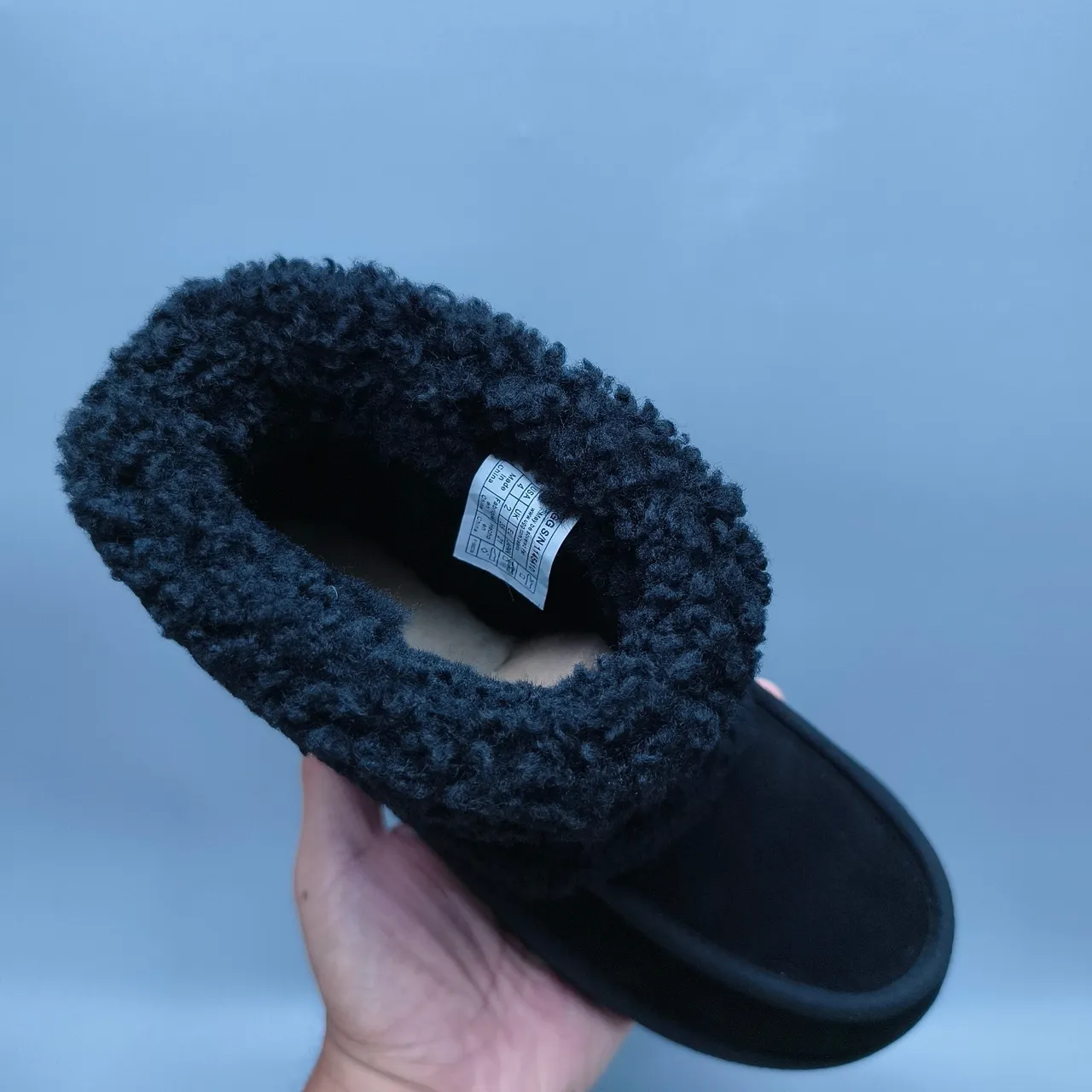 UGG কালো শিয়ারলিং-কুফড সুয়েড উপর স্নো বুটস 3