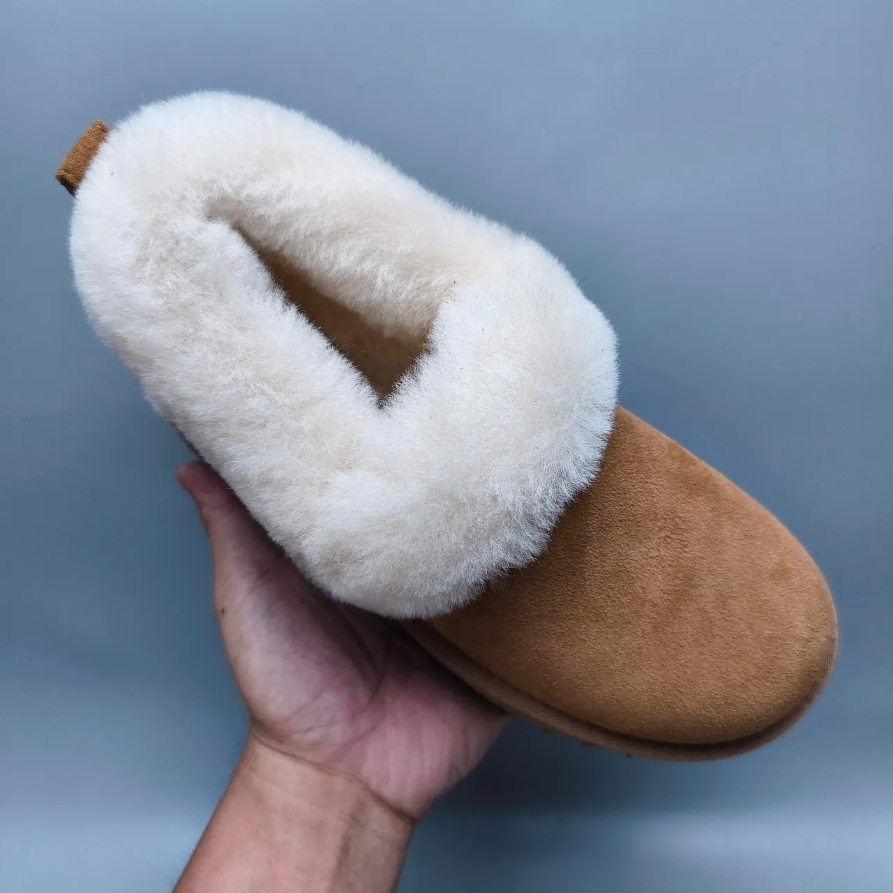 UGG حذاء ثلجي بني بيج مدبوغ علوي كولار شيرلينج مطوي 3