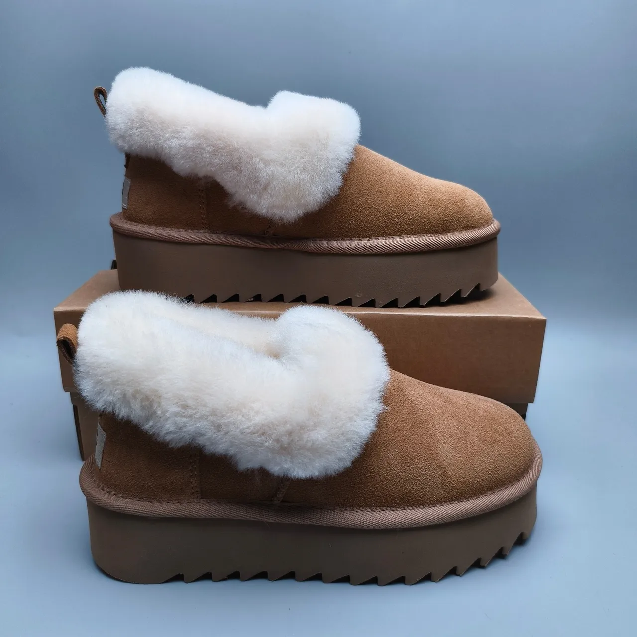 UGG حذاء ثلجي بني بيج مدبوغ علوي كولار شيرلينج مطوي 5