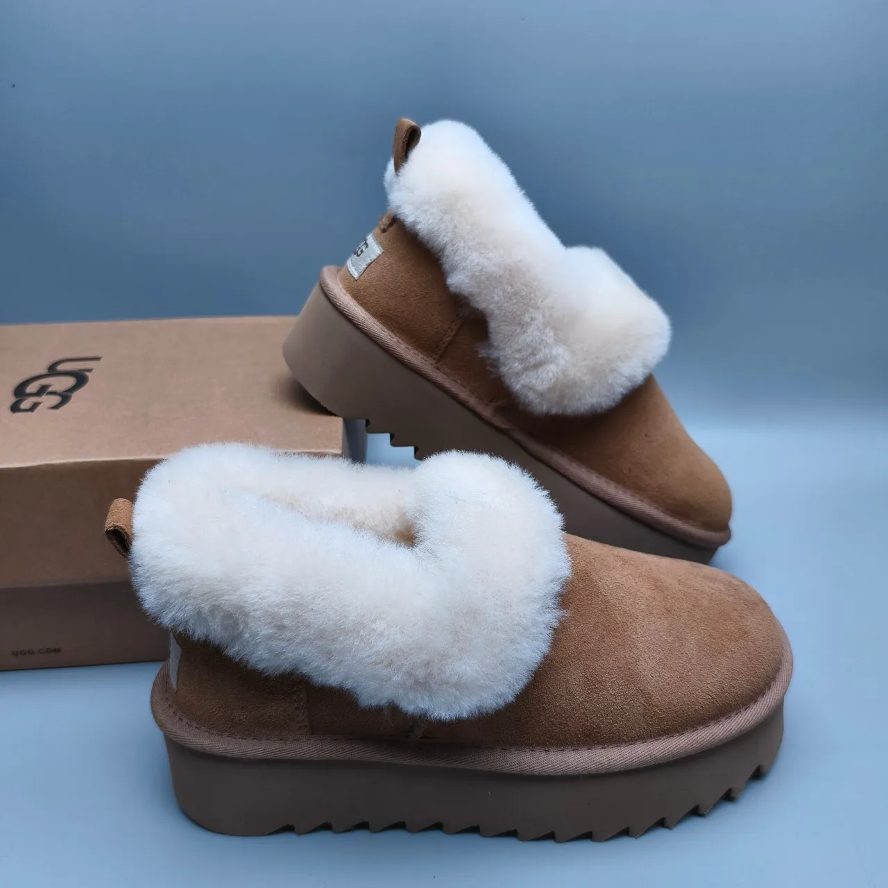 UGG حذاء ثلجي بني بيج مدبوغ علوي كولار شيرلينج مطوي 6