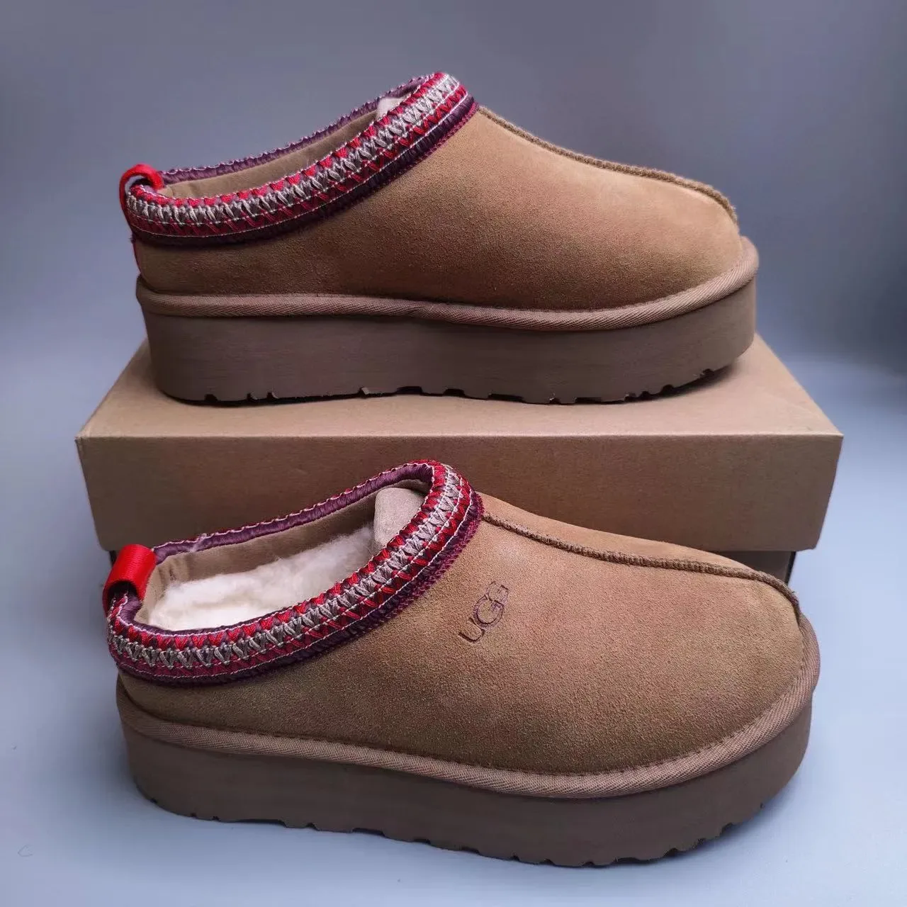 UGG 棕红色麂皮鞋面 编织边饰 翻边 休闲鞋 2