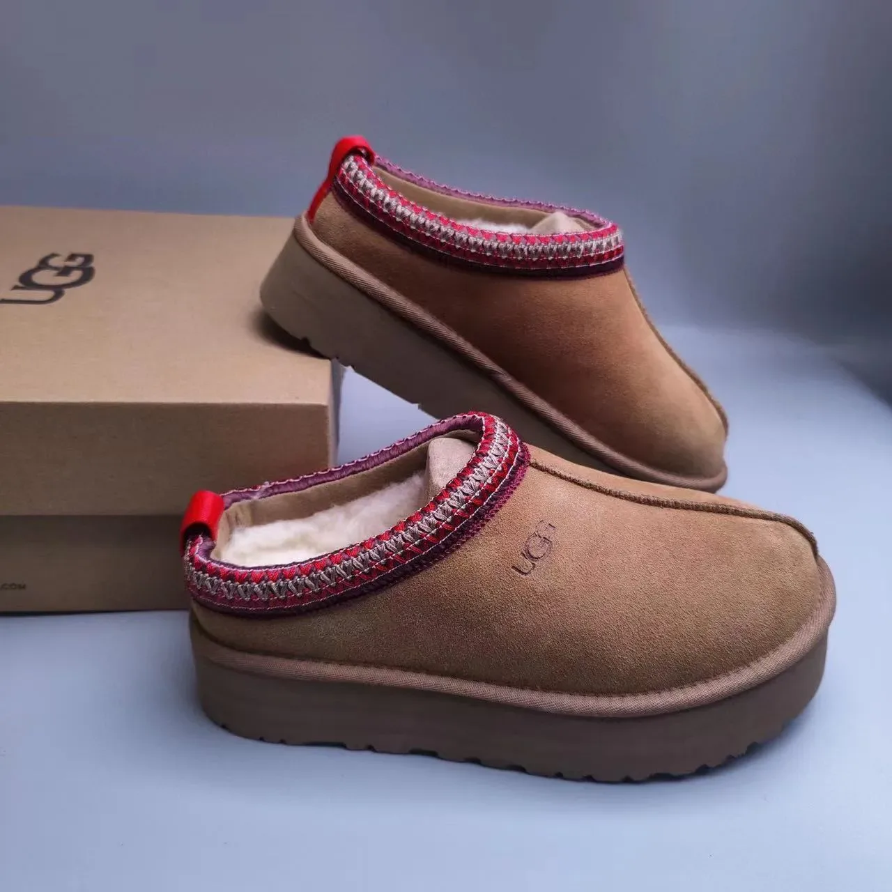 UGG 棕红色麂皮鞋面 编织边饰 翻边 休闲鞋 6