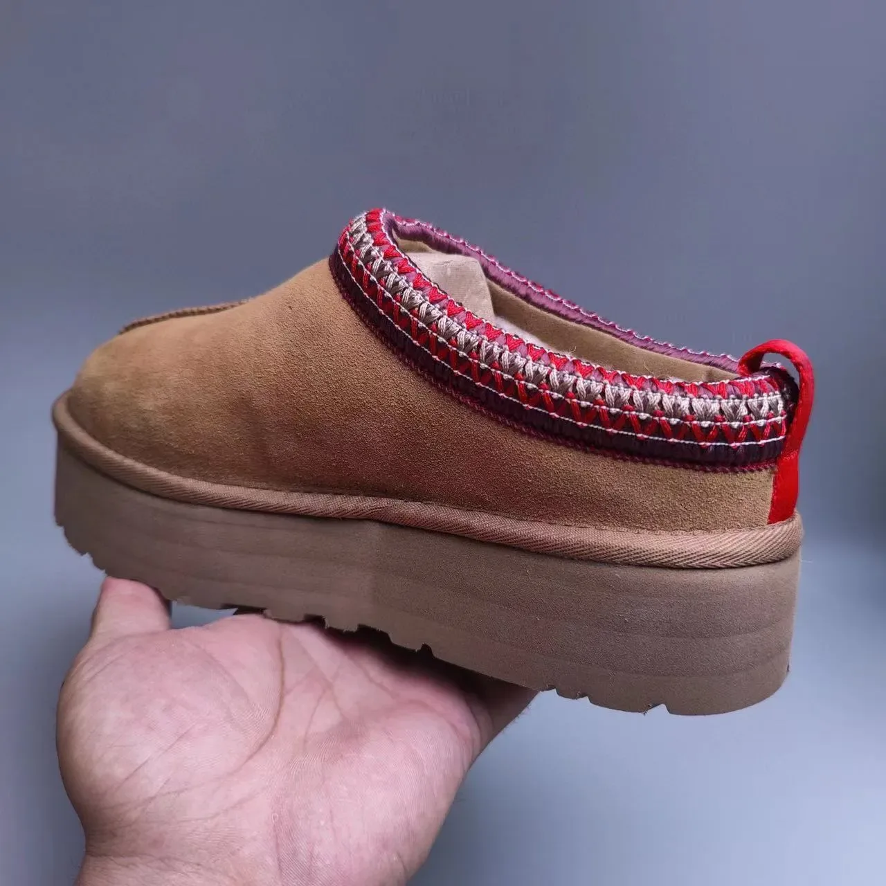 UGG 棕红色麂皮鞋面 编织边饰 翻边 休闲鞋 8