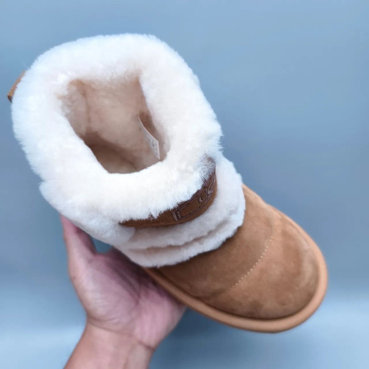 UGG 棕白麂皮上层 折叠羊毛袖口 雪靴 3
