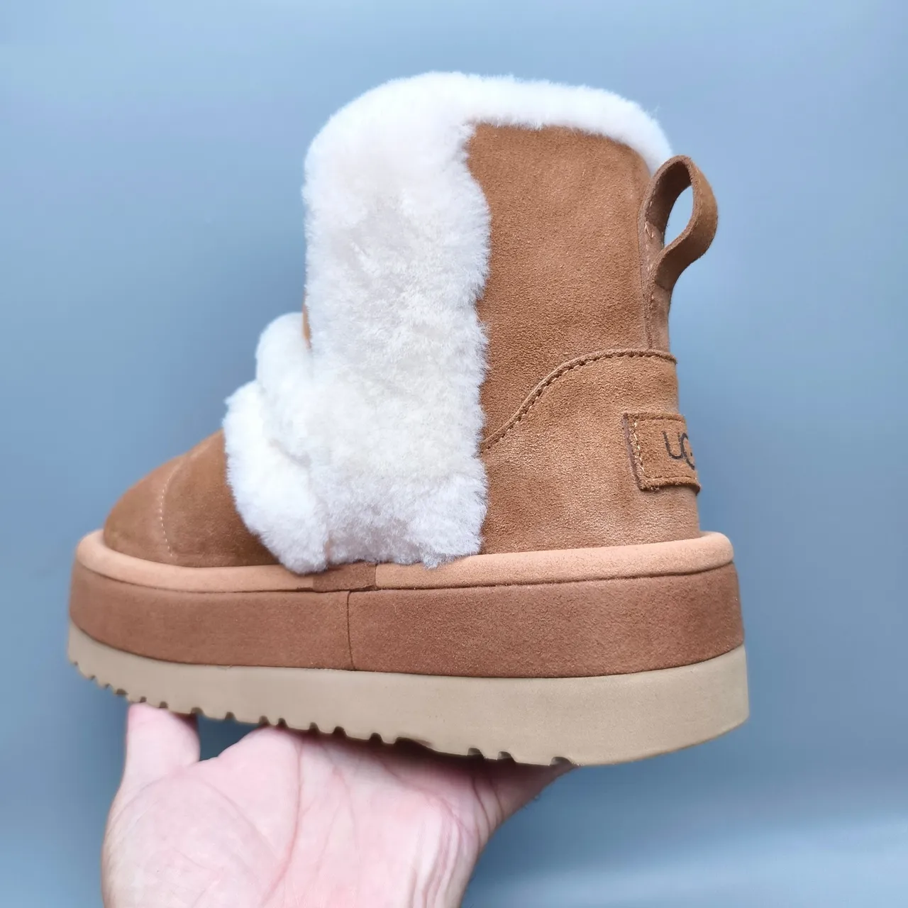 UGG 棕白麂皮上层 折叠羊毛袖口 雪靴 4
