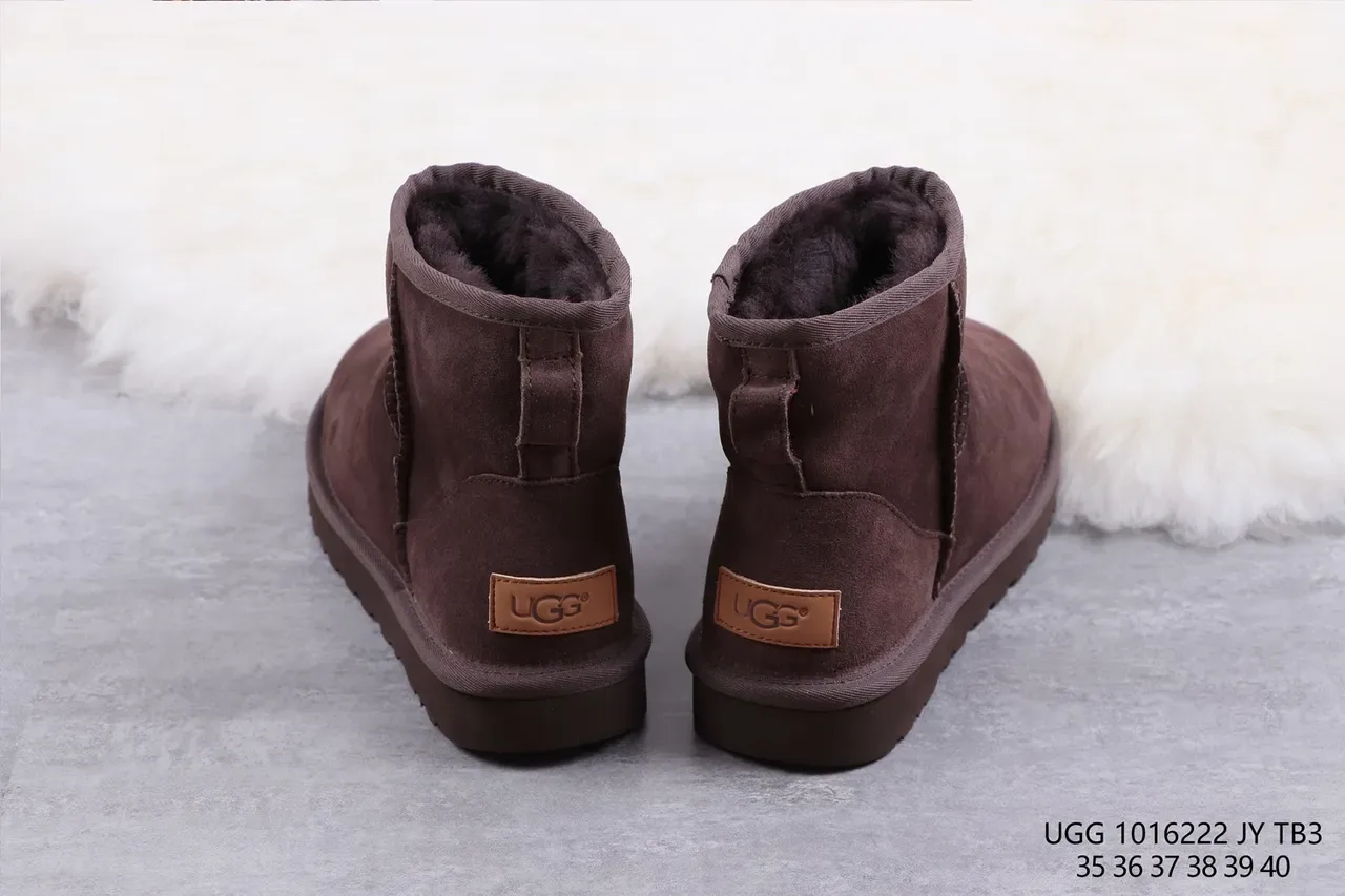 UGG Classic Mini বাদামী সুয়েড শিয়ারলিং লাইন্ড স্নো বুট 8