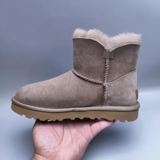 UGG Classic Mini Button Taupe Botas de Nieve 5