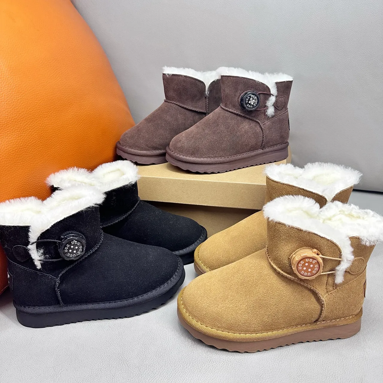 UGG Classic Mini 卡其麂皮羊毛里雪靴 6