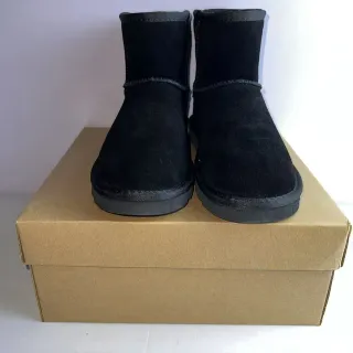 UGG Classic Short 黑色麂皮雪靴