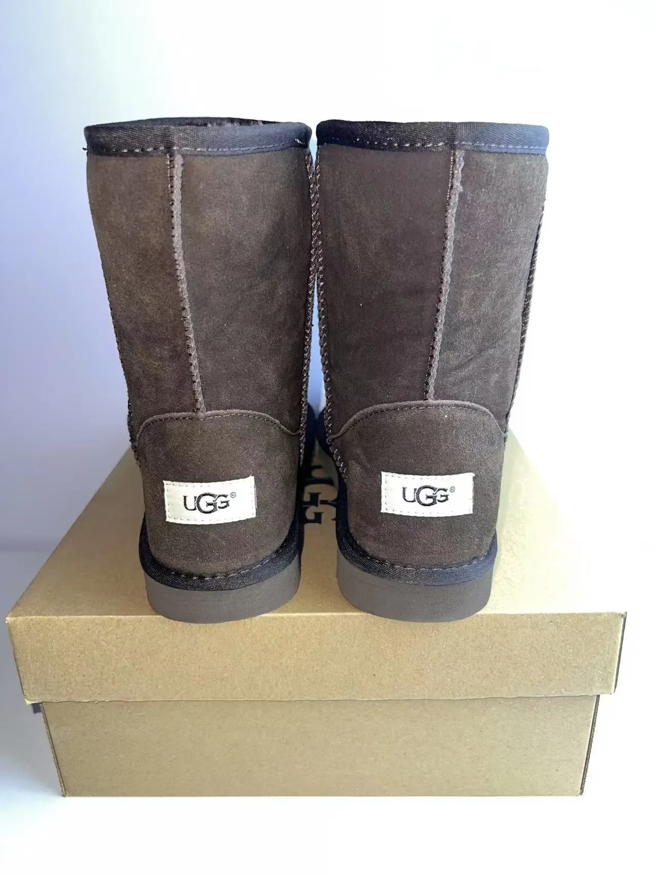 UGG Classic Short বাদামি সুয়েড স্নো বুট 5