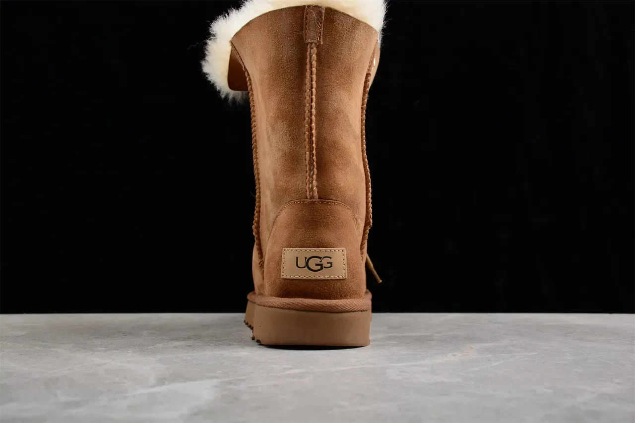 UGG Classic Tall भूरा शियरलिंग लेस-अप स्नो बूट 4