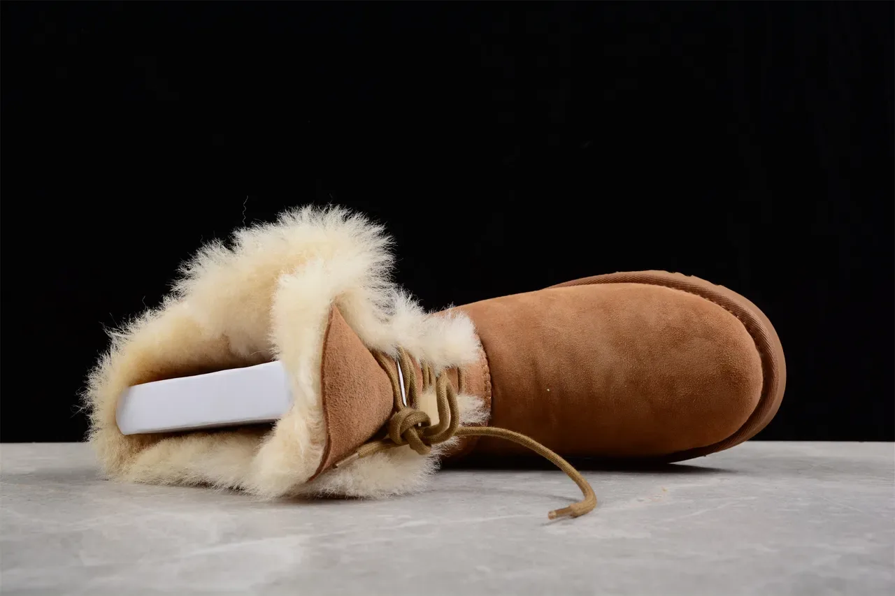 UGG Classic Tall भूरा शियरलिंग लेस-अप स्नो बूट 6