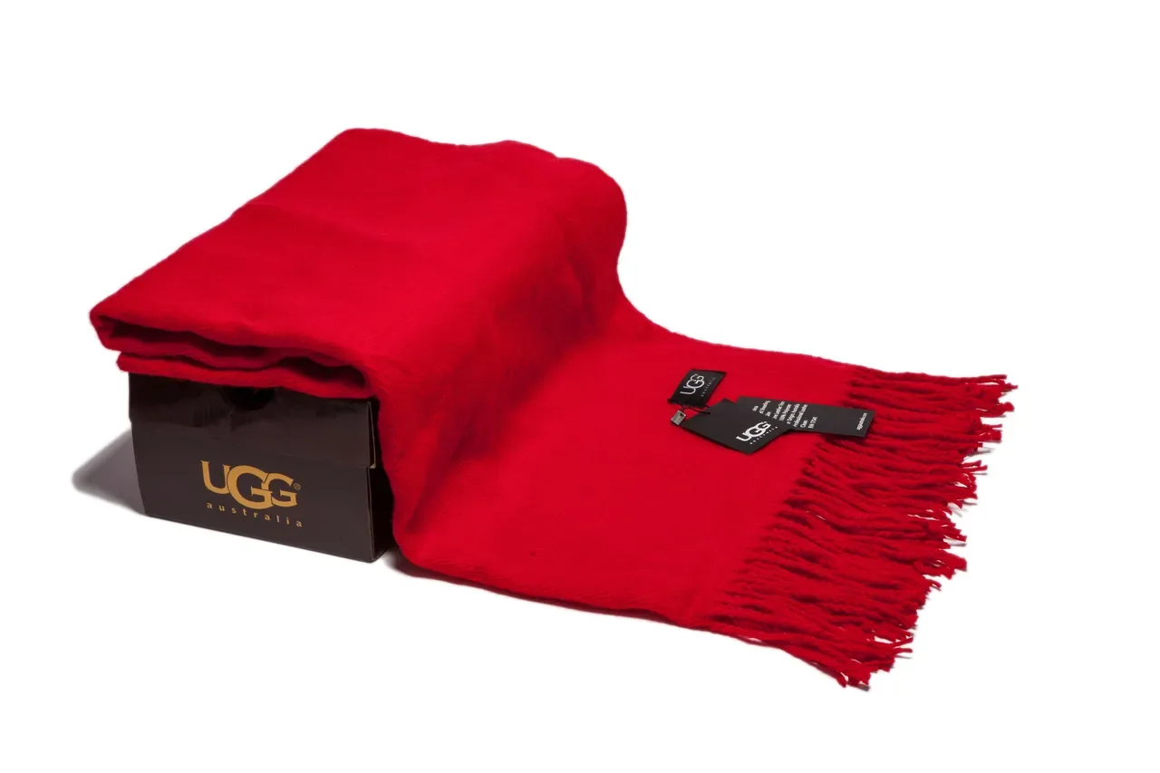 UGG 红色针织流苏围巾 4