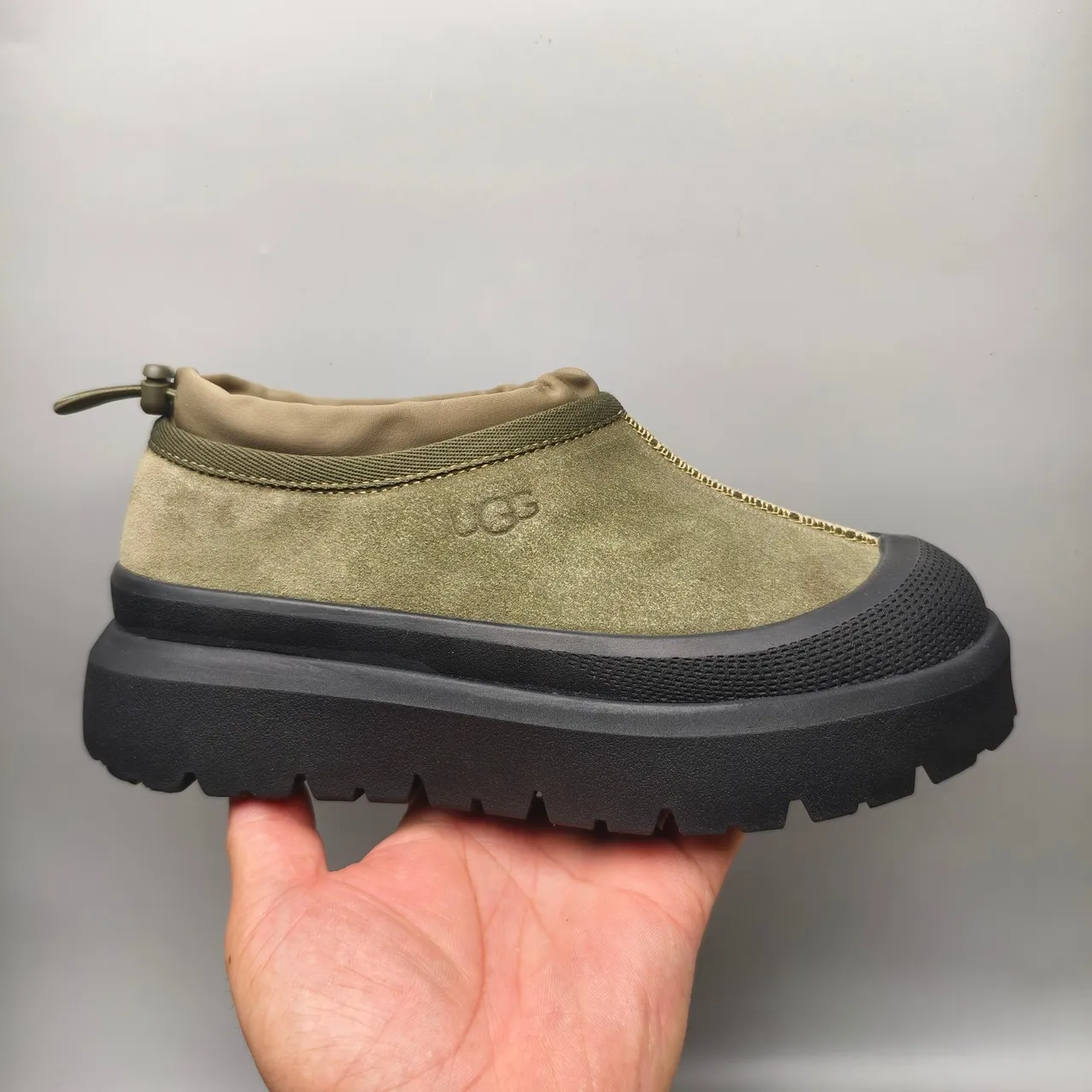 UGG 套脚厚底花纹底橄榄绿休闲鞋 2